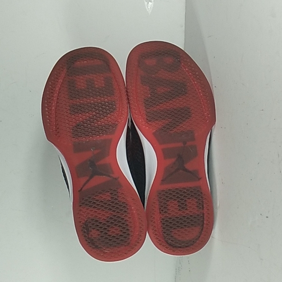 Nike Air Jordan Xxxi Flynit Banned Edition Size 11 Red And Black Sneakers. - Picture 5 of 8